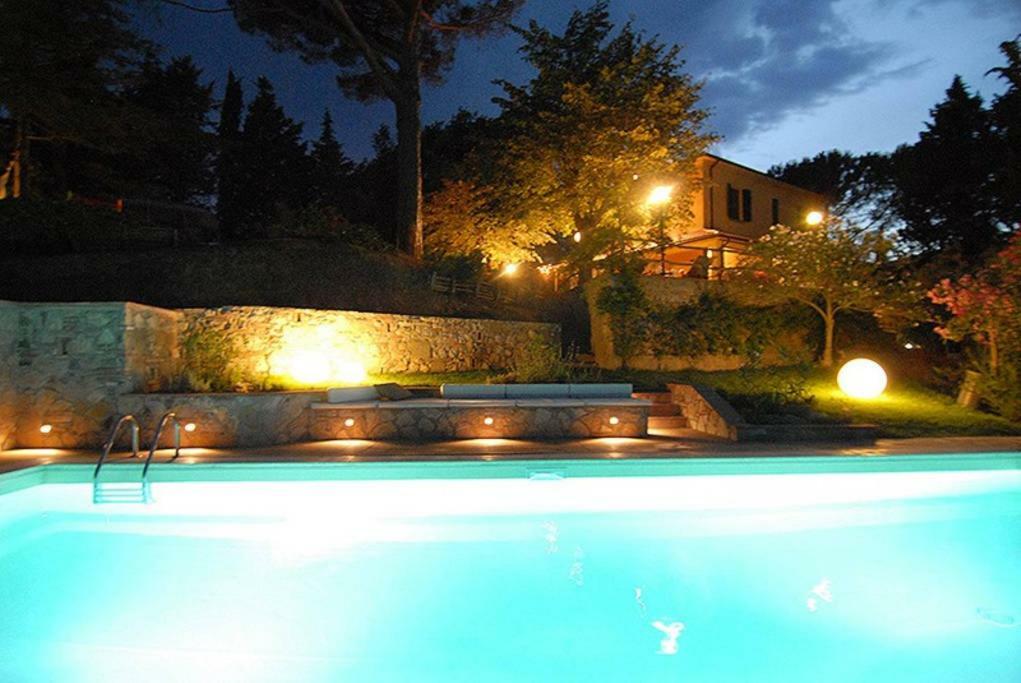 Stunning Country House Overlooking Tuscany Hills Lorenzana Bagian luar foto