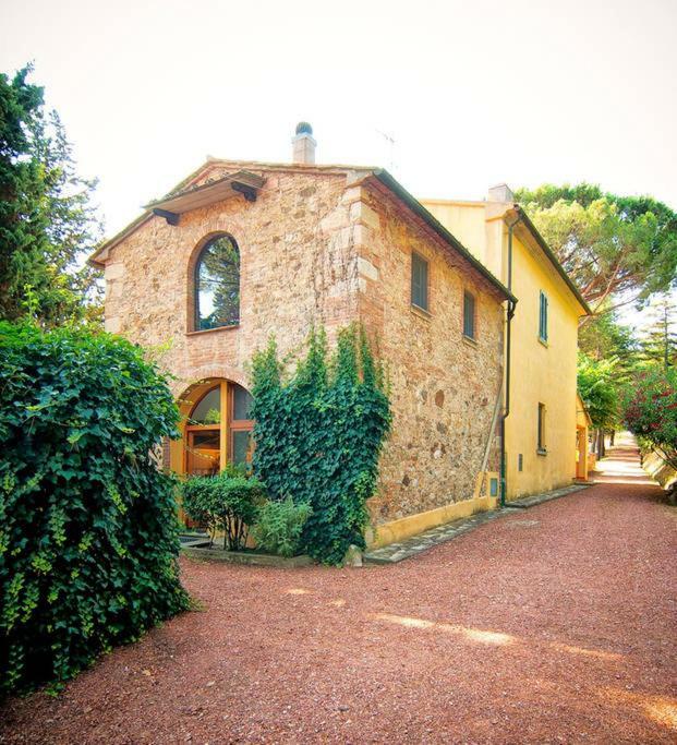 Stunning Country House Overlooking Tuscany Hills Lorenzana Bagian luar foto